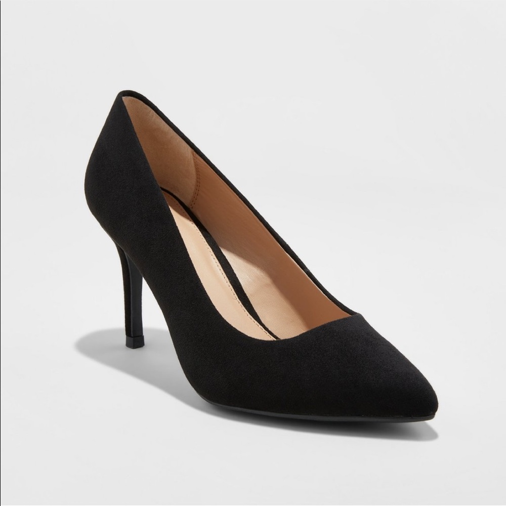 Pointed pumps size 8 suede new no tags